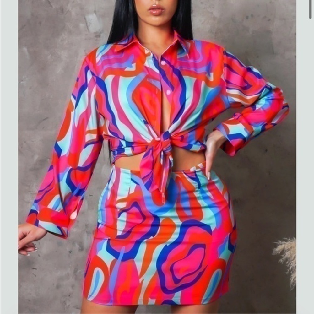 2 piece outfit size S - Picture 2 of 8